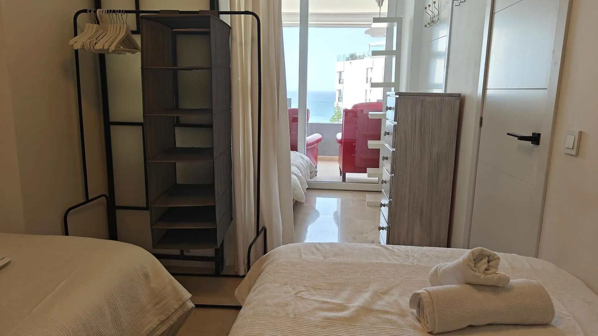 Marbella Centre Beachfront & Pool 0*,