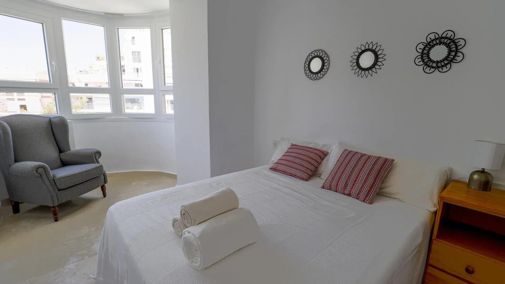 Marbella Centre Beachfront & Pool Apartment